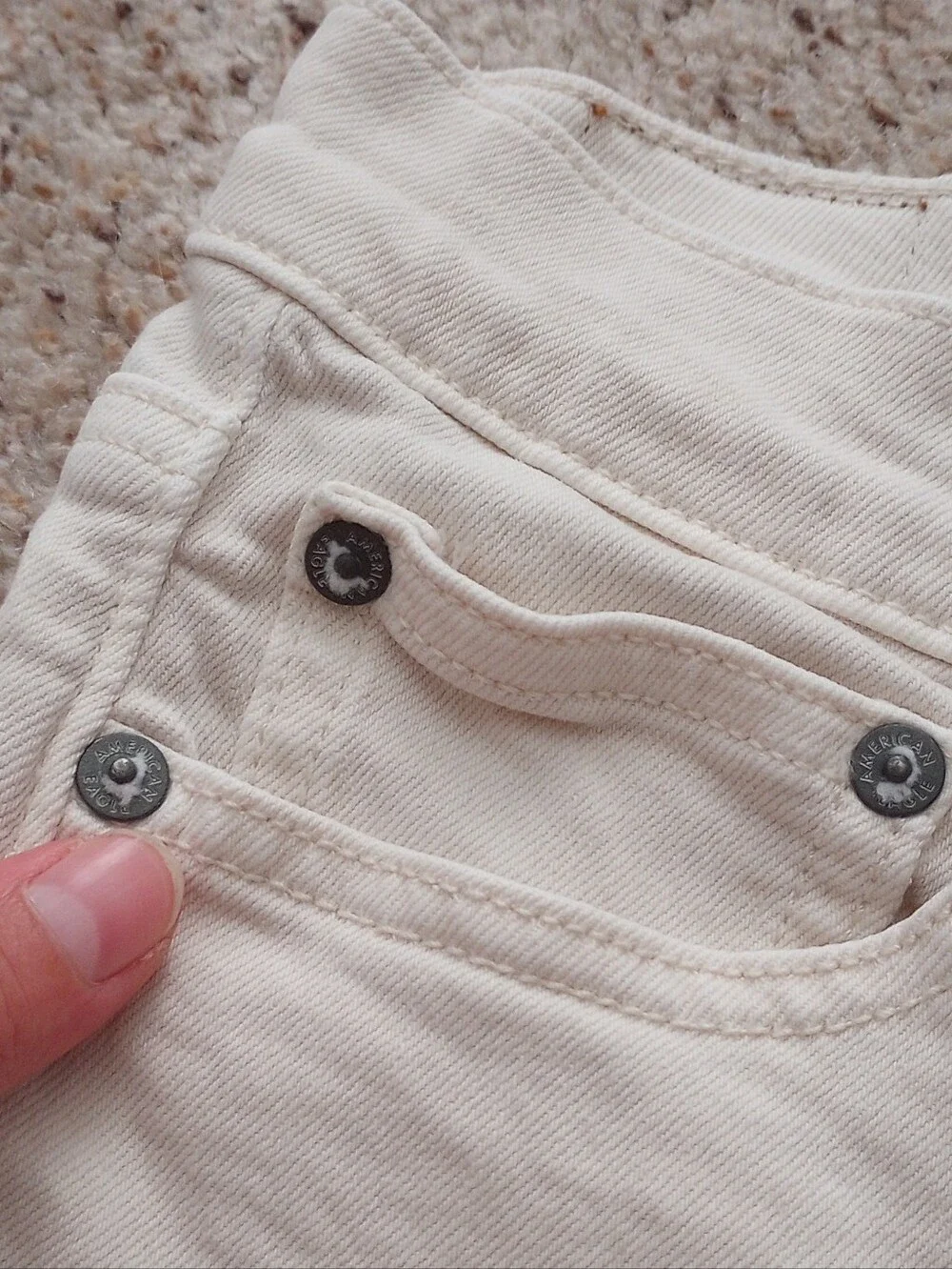 American Eagle White Cream Jean Shorts Super High Rise Relaxed Short Size 00